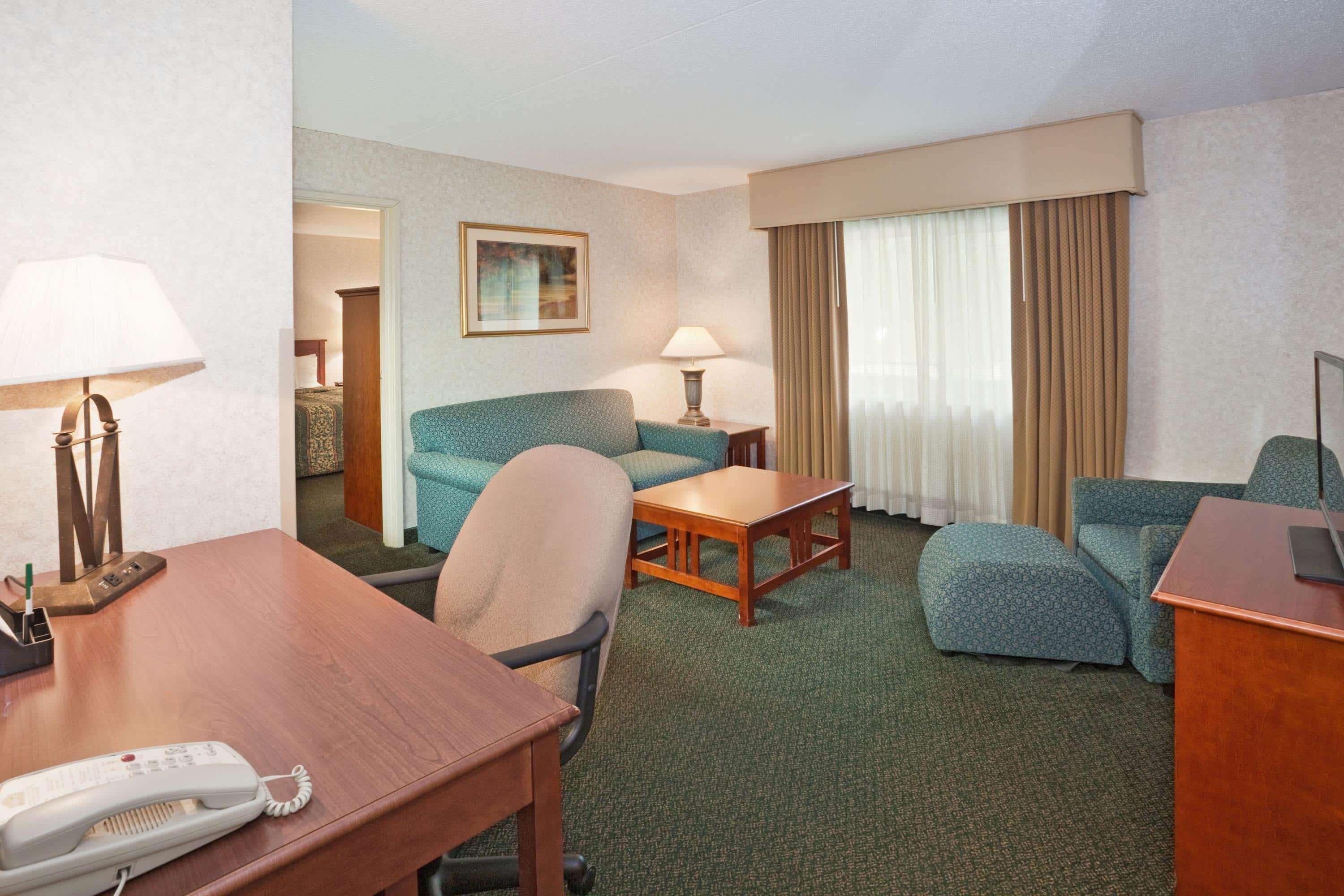 La Quinta By Wyndham Overland Park Exterior photo