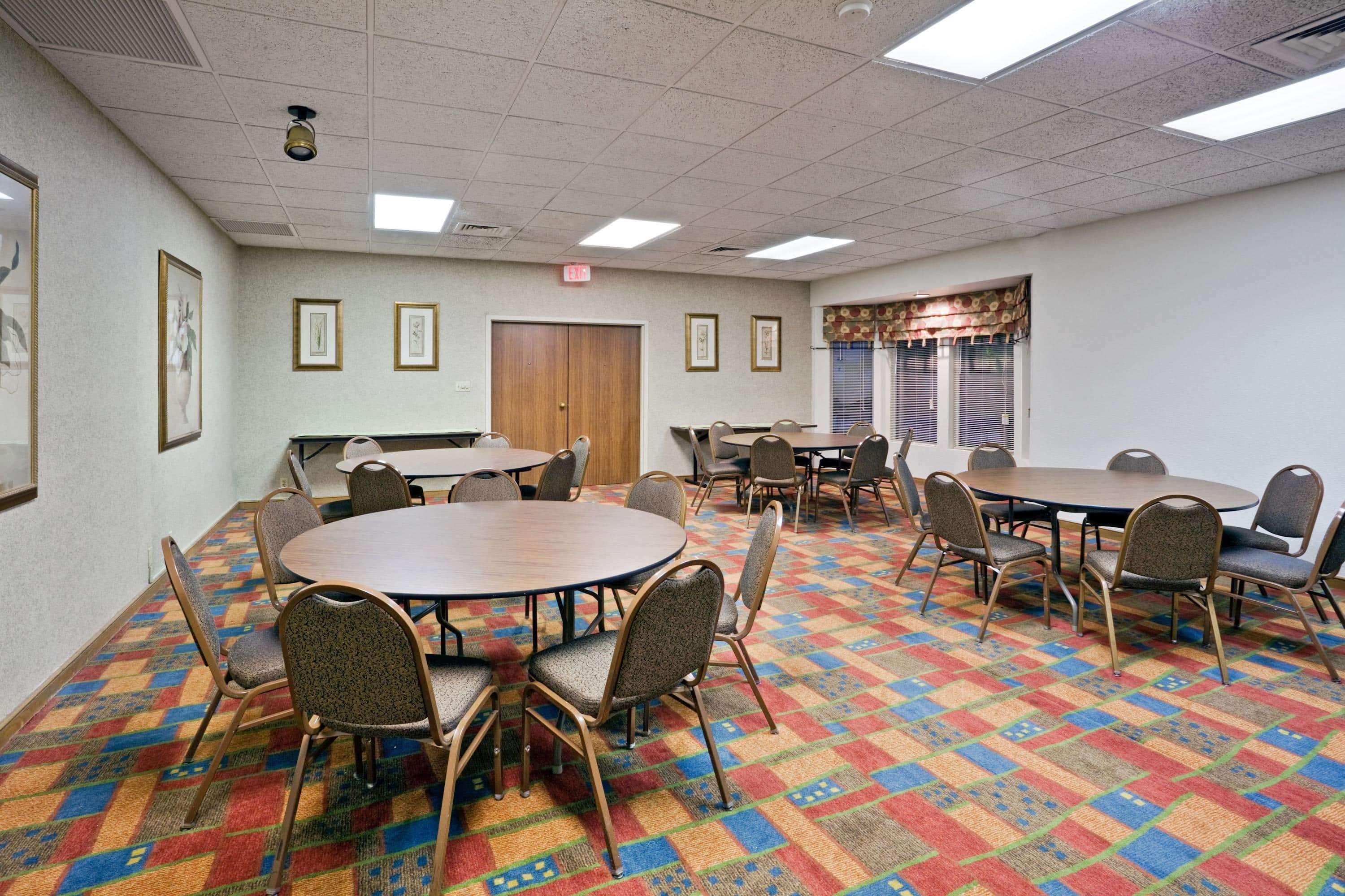 La Quinta By Wyndham Overland Park Exterior photo